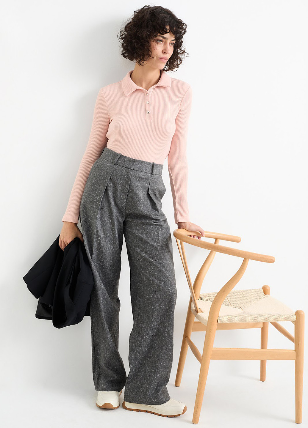 Светло-розовый демисезонный свитер C&A