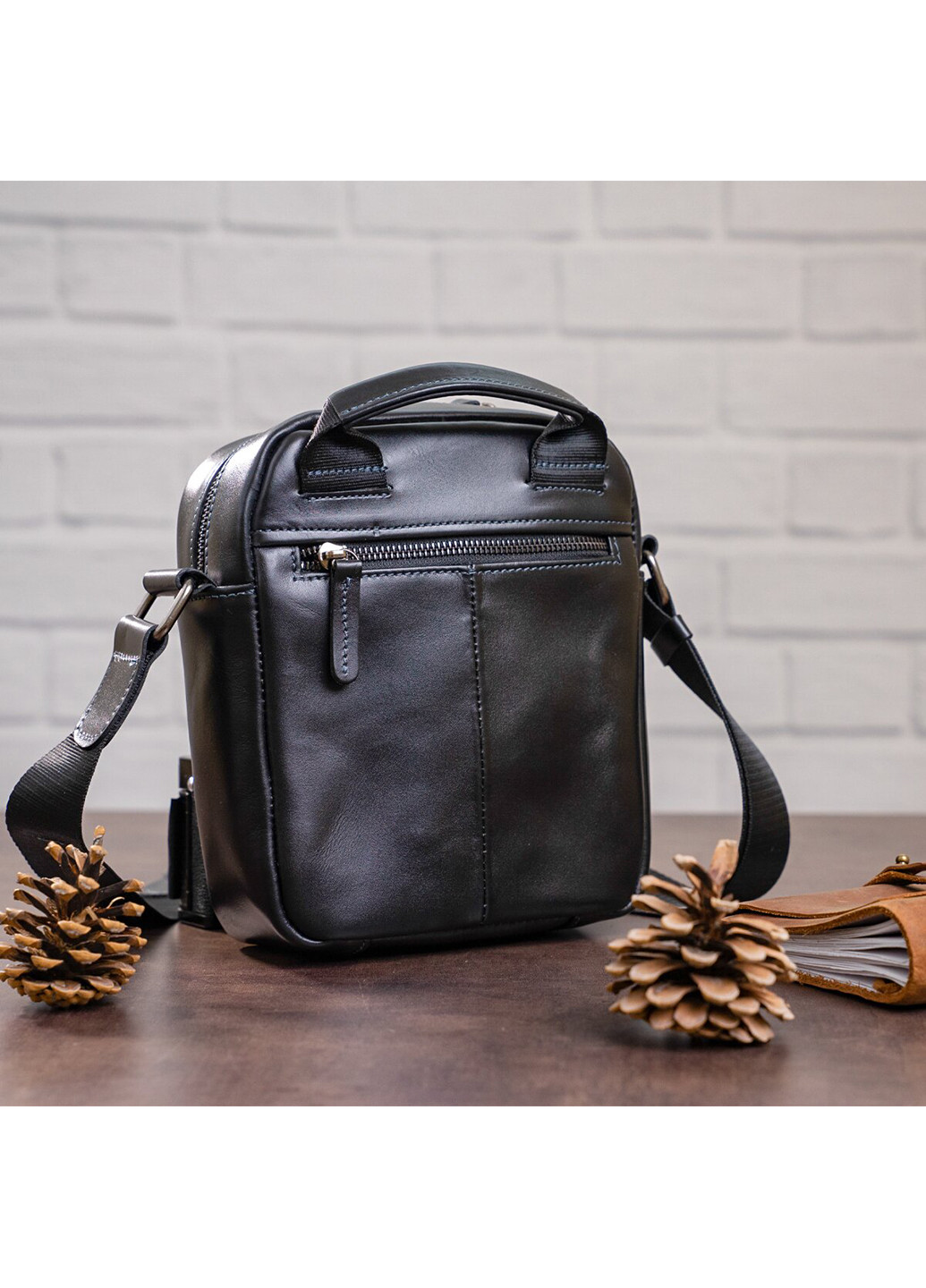 Чоловіча шкіряна сумка 18х21х7,5 см Shvigel (229459237)