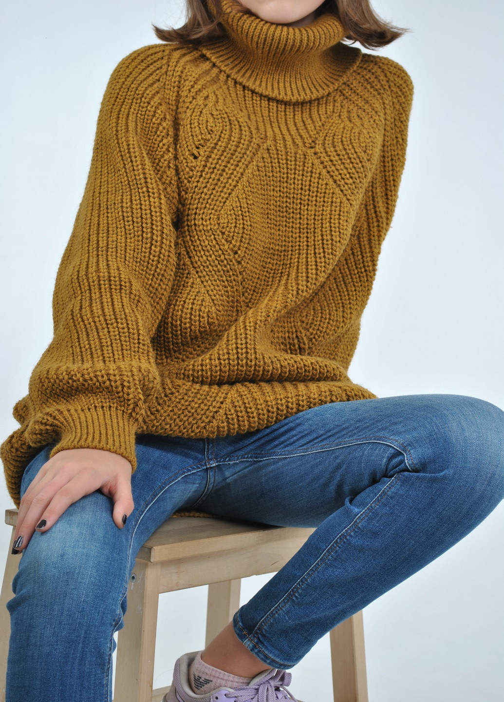 Горчичный зимний удлиненный свитер Berta Lucci