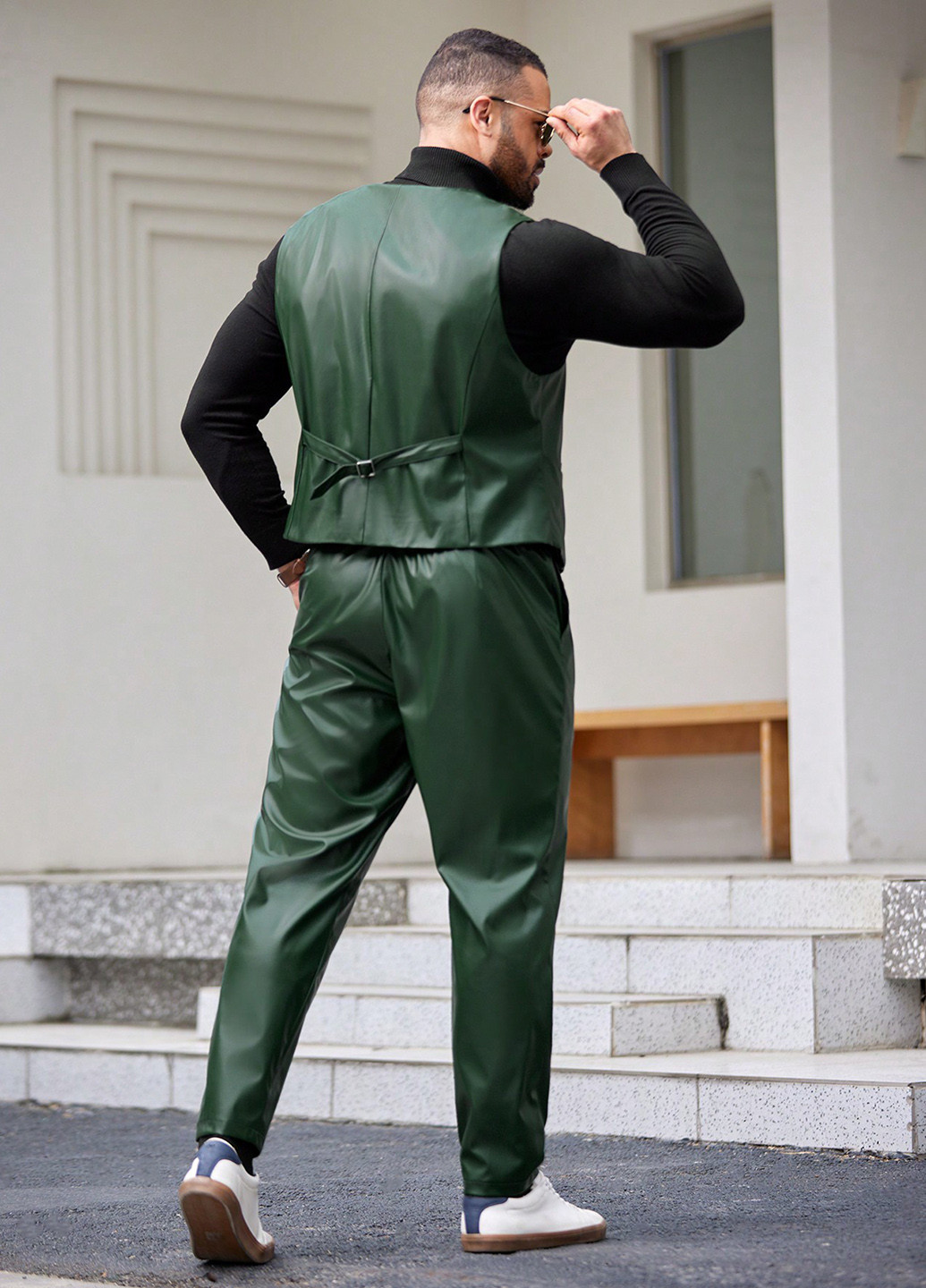 Темно-зелений демісезонний костюм (жилет, штани) брючний SHEIN