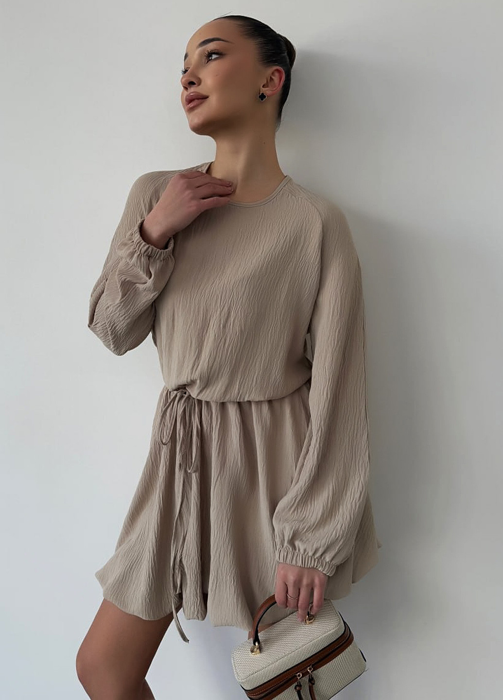 Бежевое кэжуал платье клеш No Brand однотонное