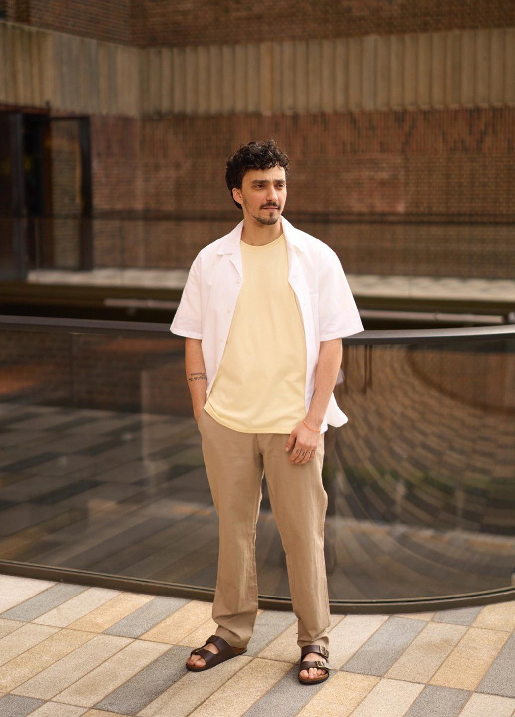 Белая кэжуал рубашка однотонная Uniqlo