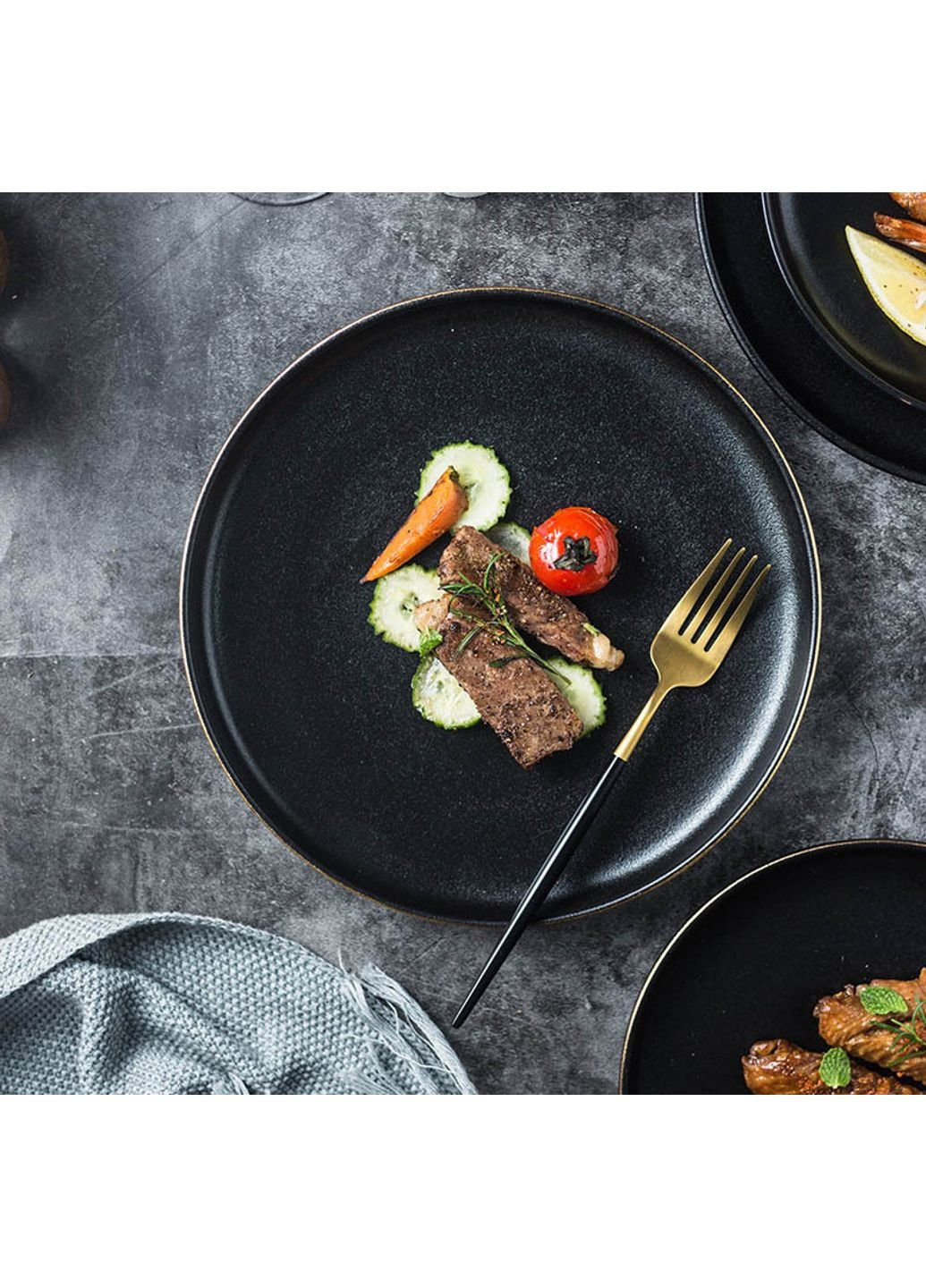 Тарілка підставна кругла 6496 26 см чорна No Brand (253612696)