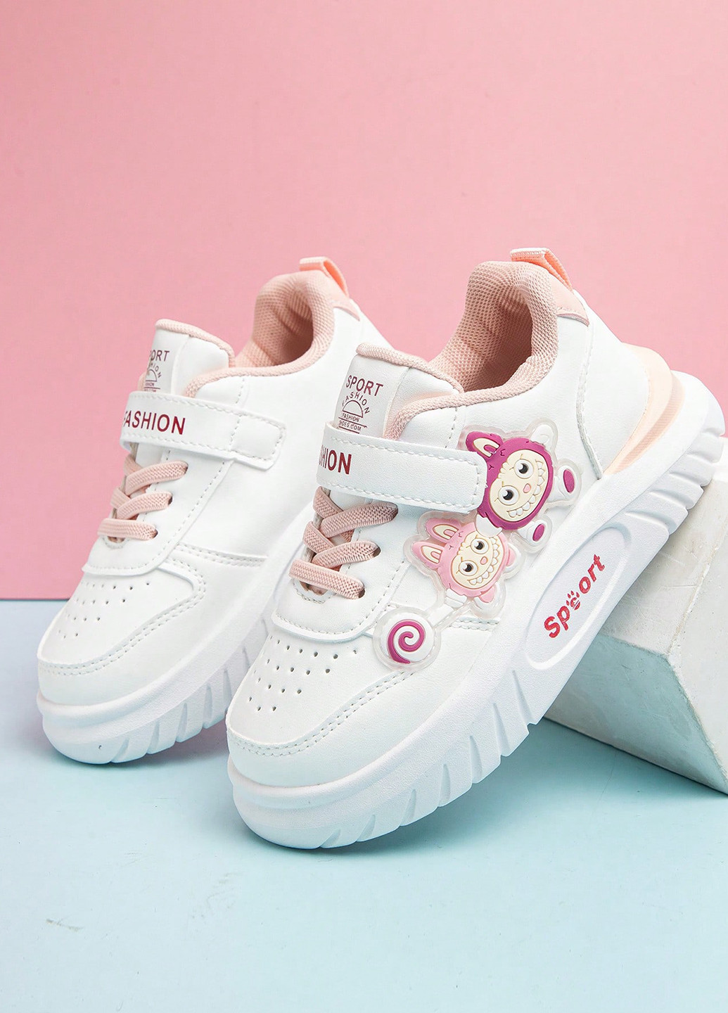 Білі осінні кросівки SHEIN