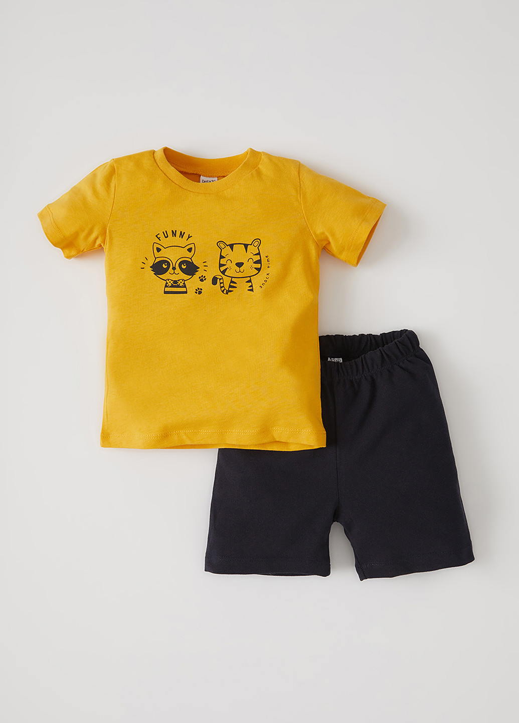 Комбинированный летний комплект(шорты, футболка) DeFacto
