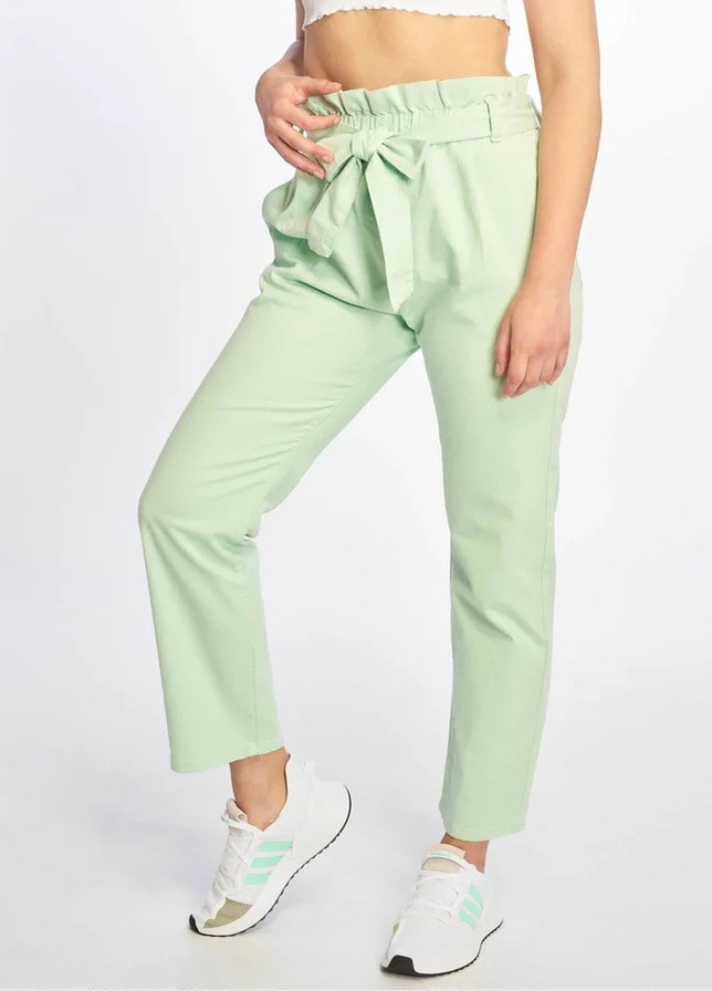 Зеленые демисезонные брюки NA-KD