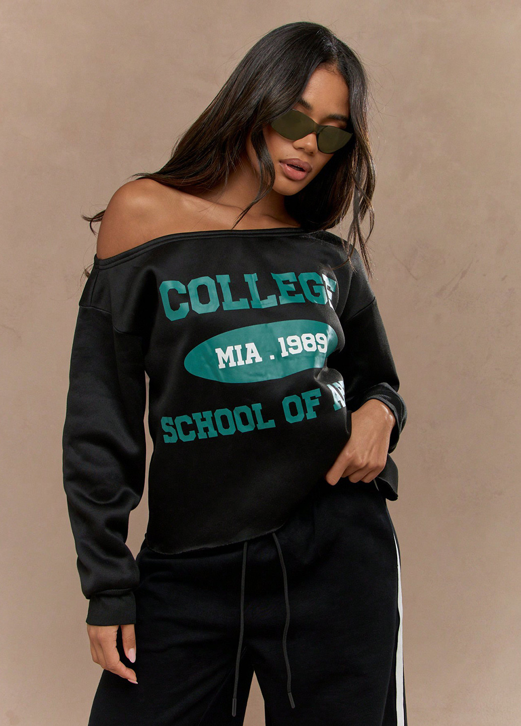 Черный свитшот SHEIN надпись без декора (342064066)