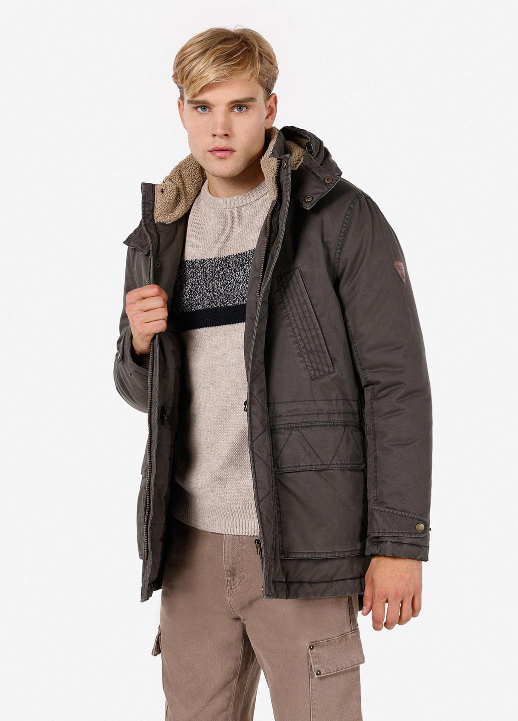 Темно-сіра зимня куртка Colin's