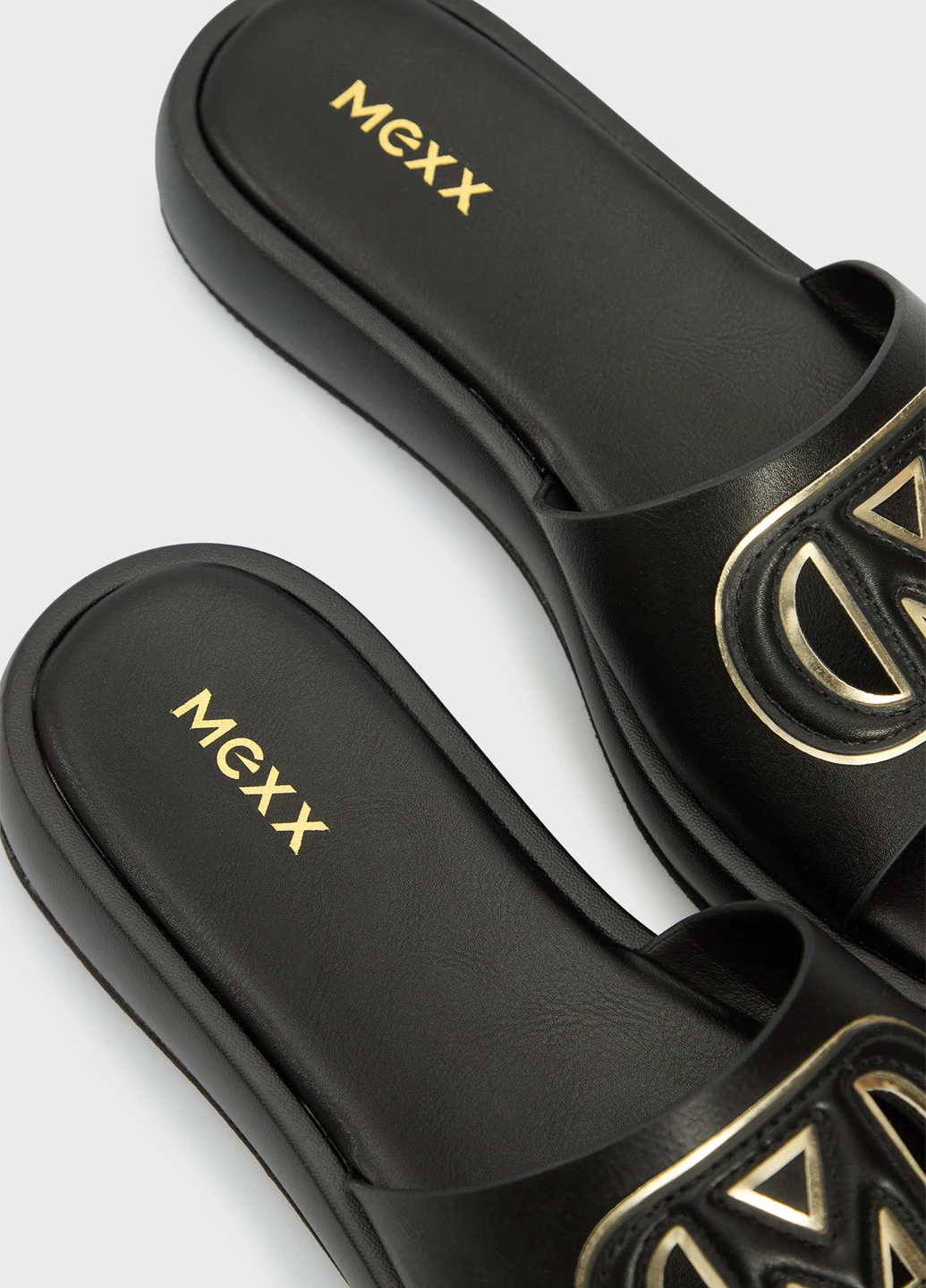 Черные шлепанцы Mexx с логотипом