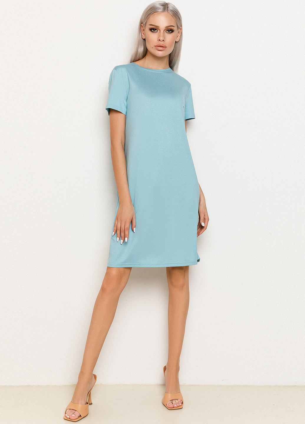 Голубое деловое платье платье-футболка VONAVIN однотонное