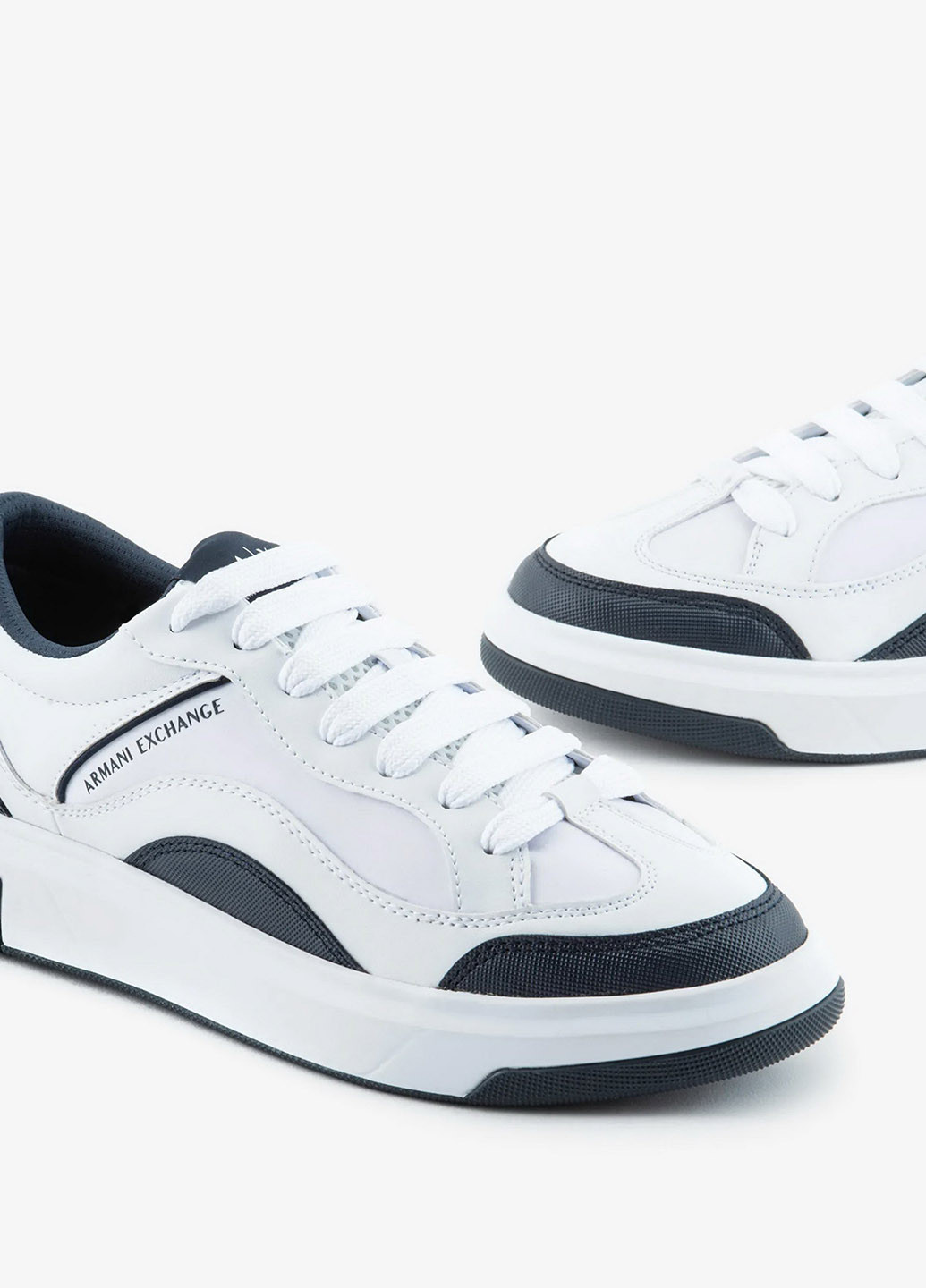 Цветные демисезонные кроссовки Armani Exchange