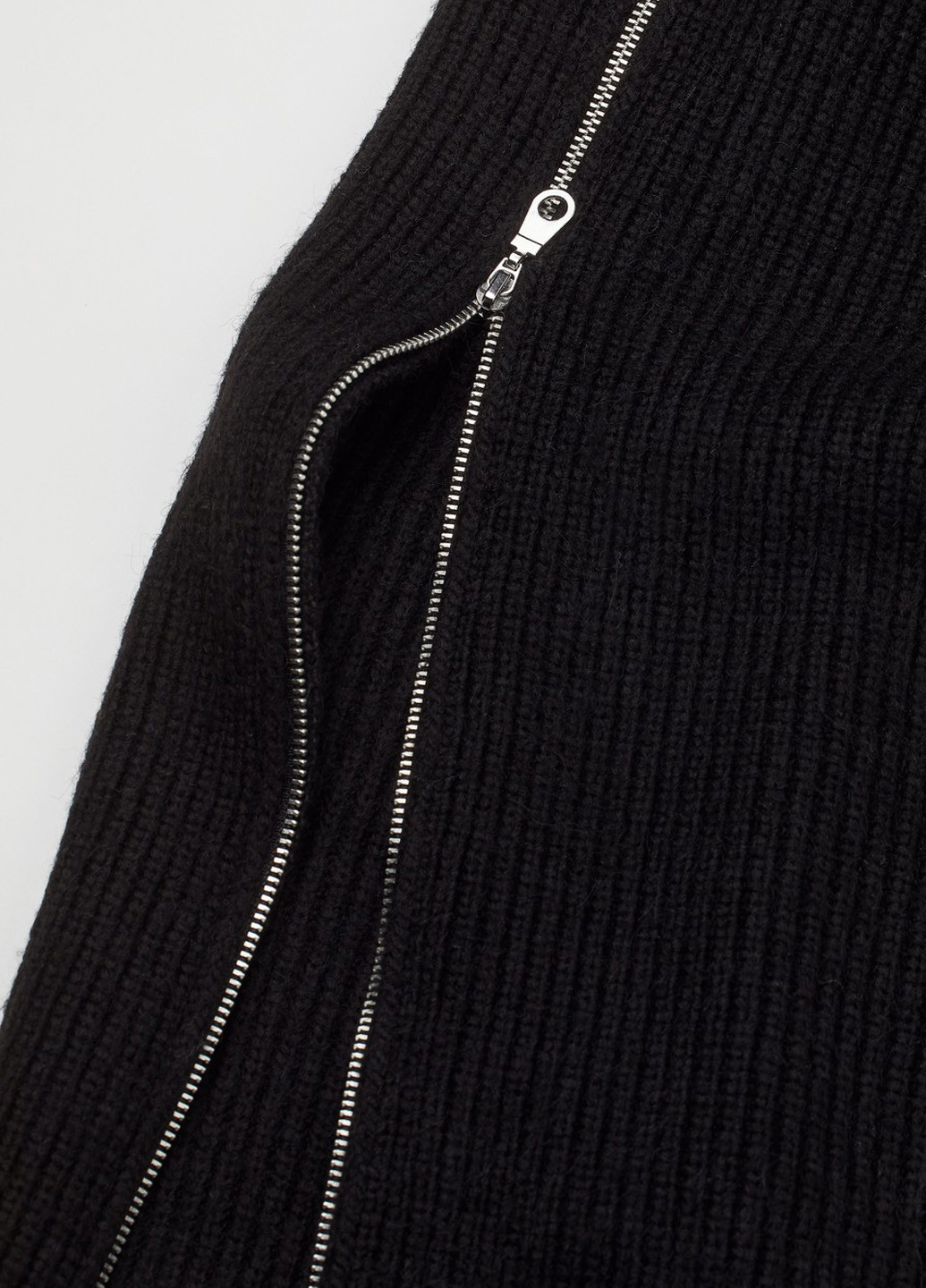 Черное кэжуал платье платье-свитер H&M однотонное