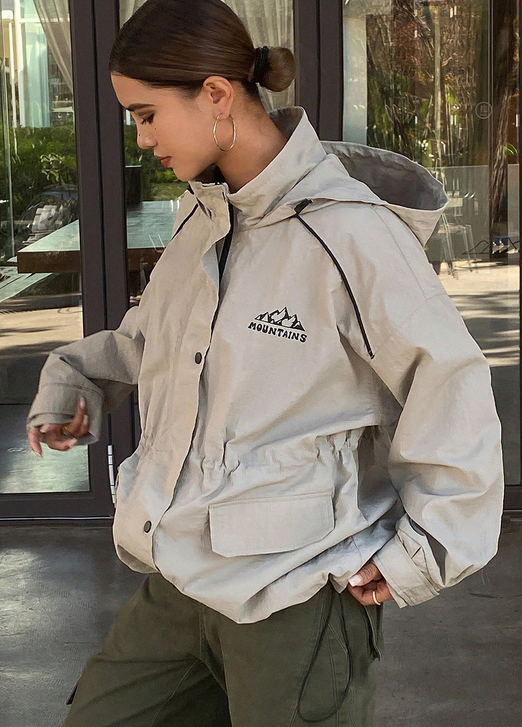 Серая демисезонная куртка SHEIN