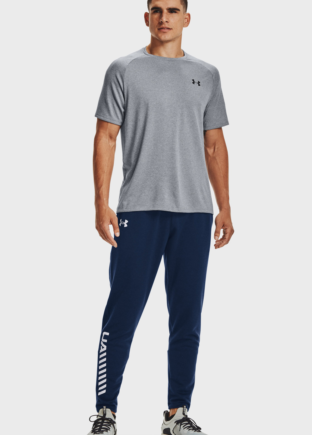 Серая футболка Under Armour