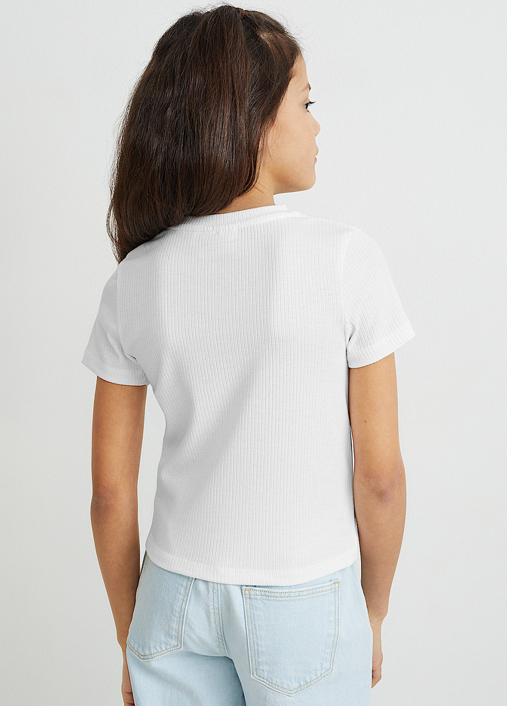 Белая летняя футболка C&A