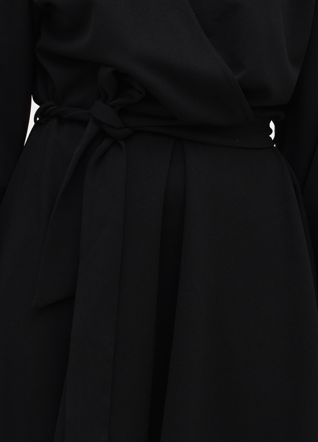 Чорна кежуал сукня на запах Boohoo однотонна