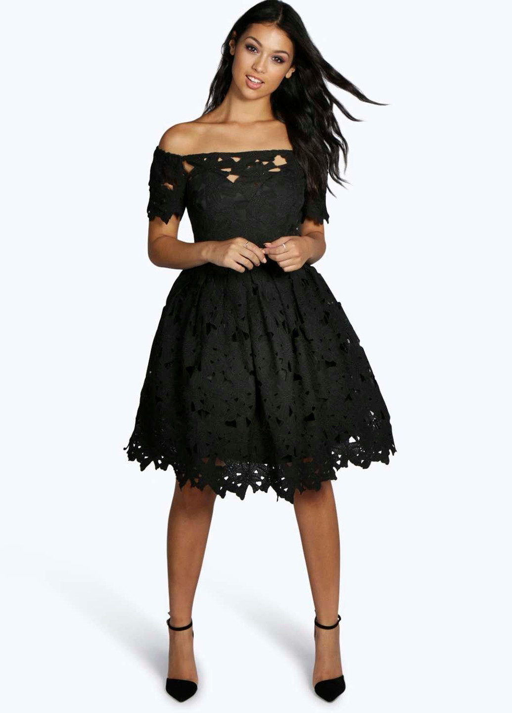 Черное коктейльное платье Boohoo однотонное