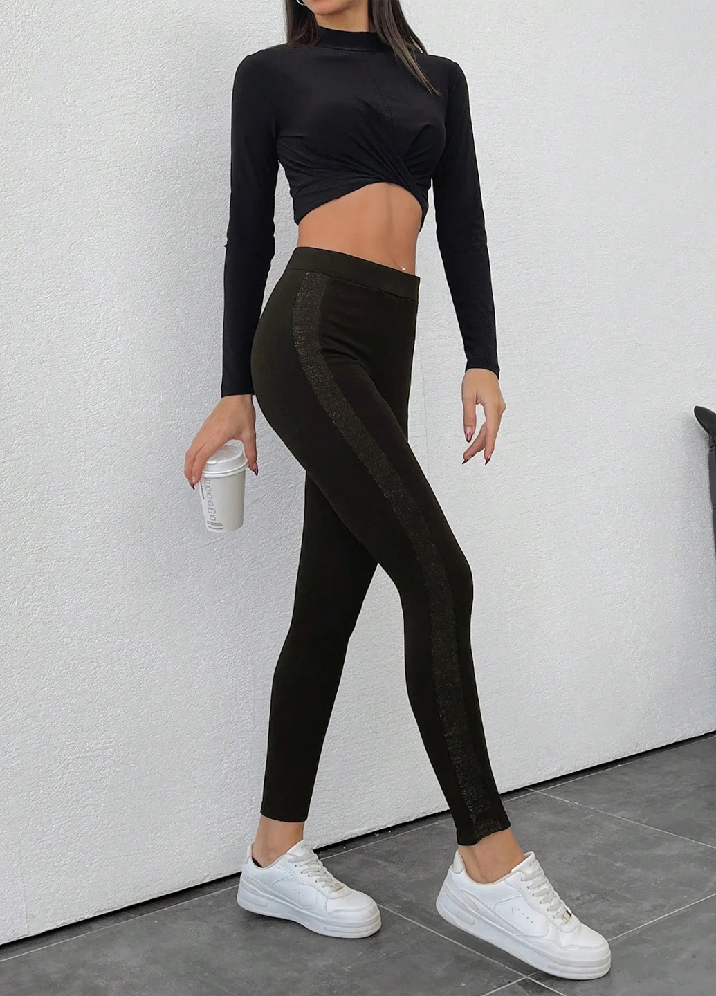 Черные демисезонные леггинсы SHEIN