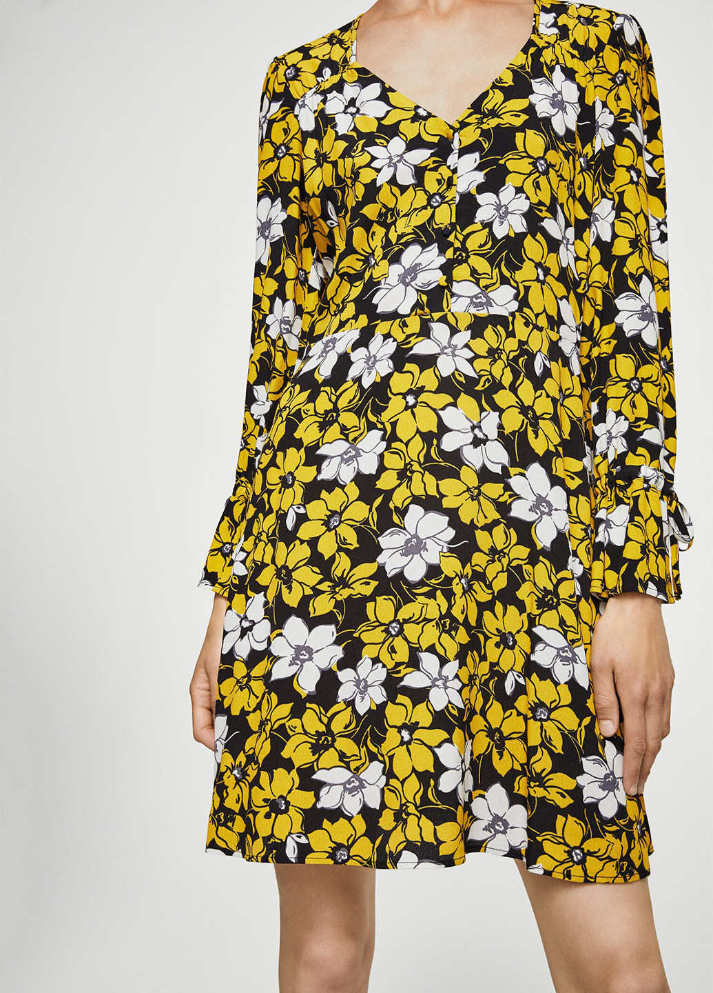 Чорна кежуал сукня Mango з квітковим принтом