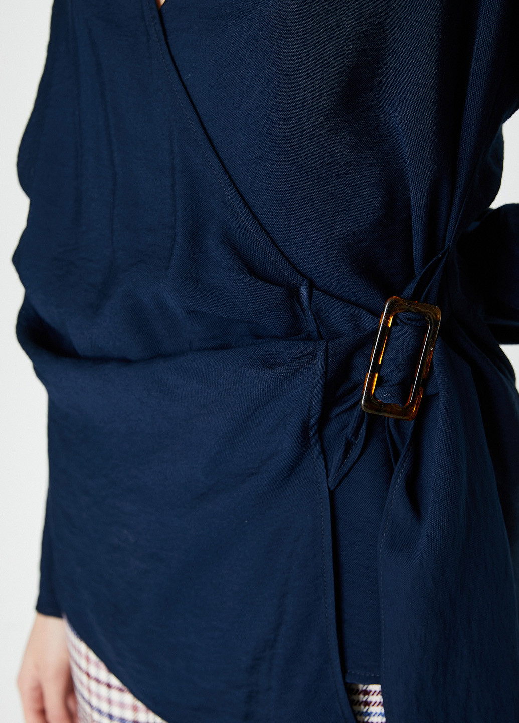 Темно-синяя демисезонная блуза на запах KOTON