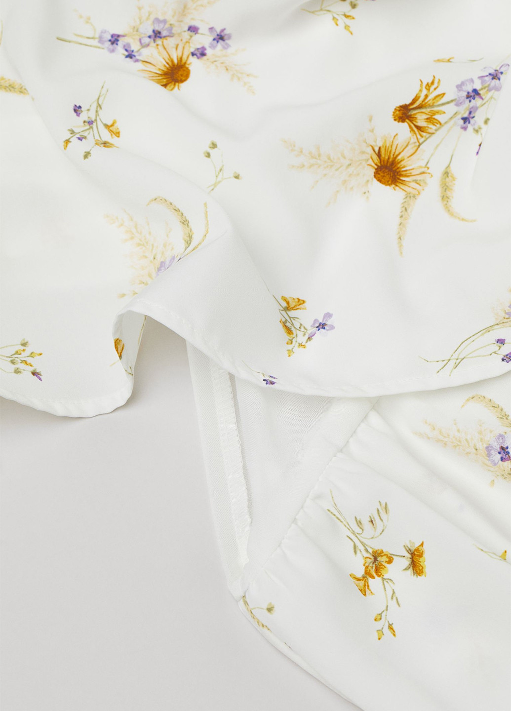 Белое кэжуал платье для кормящих H&M с цветочным принтом