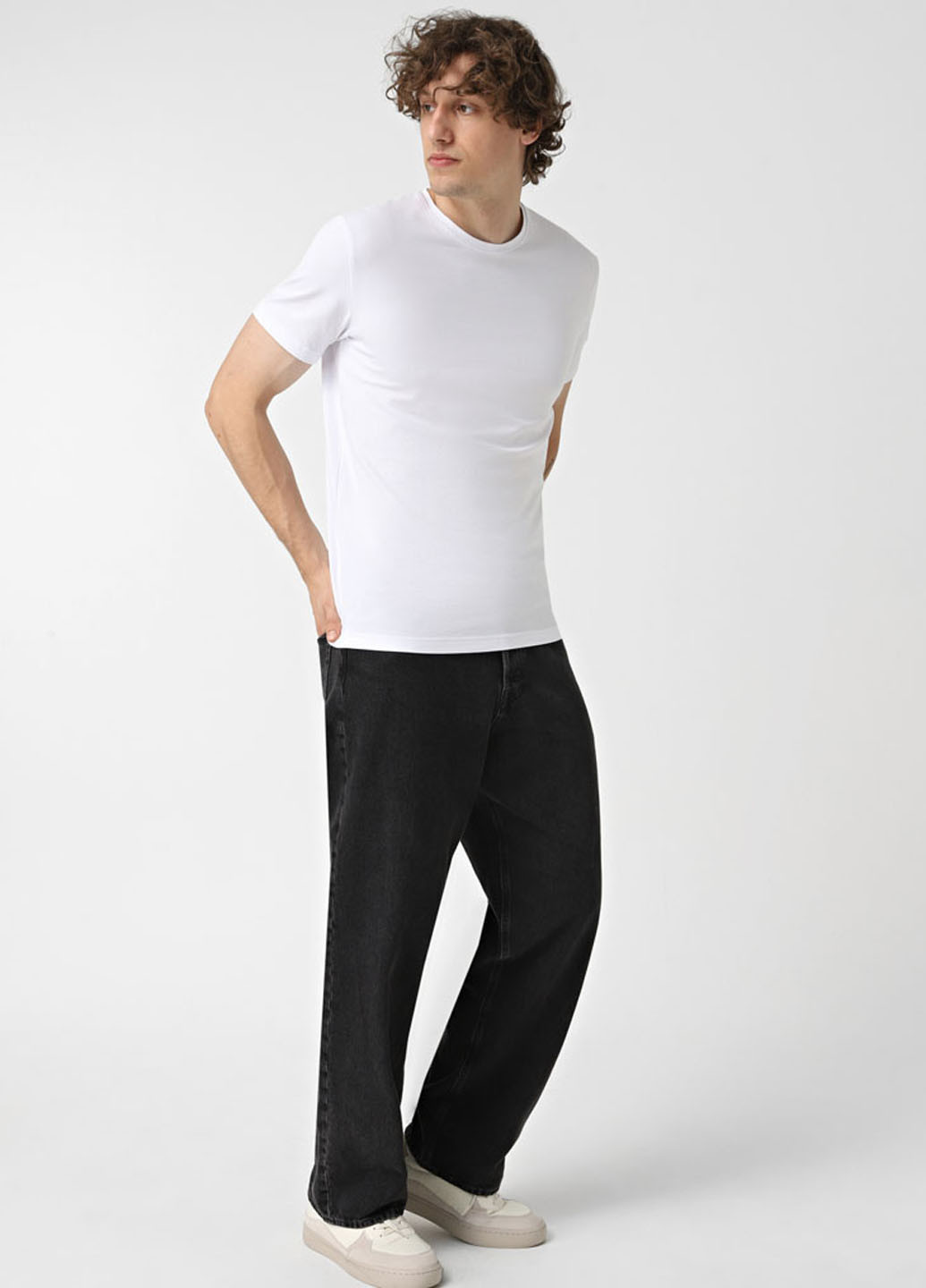 Біла футболка Promin