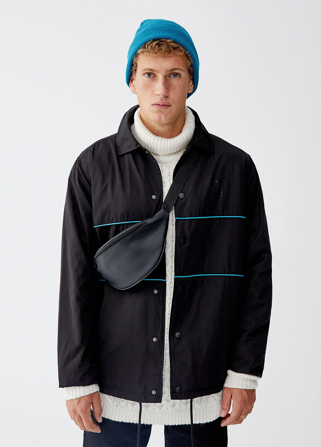 Черная демисезонная ветровка Pull & Bear