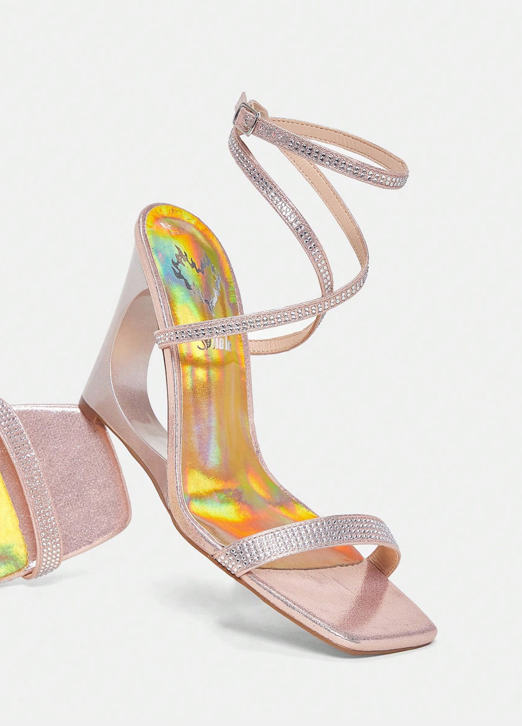 Светло-бежевые босоножки SHEIN с ремешком со стразами
