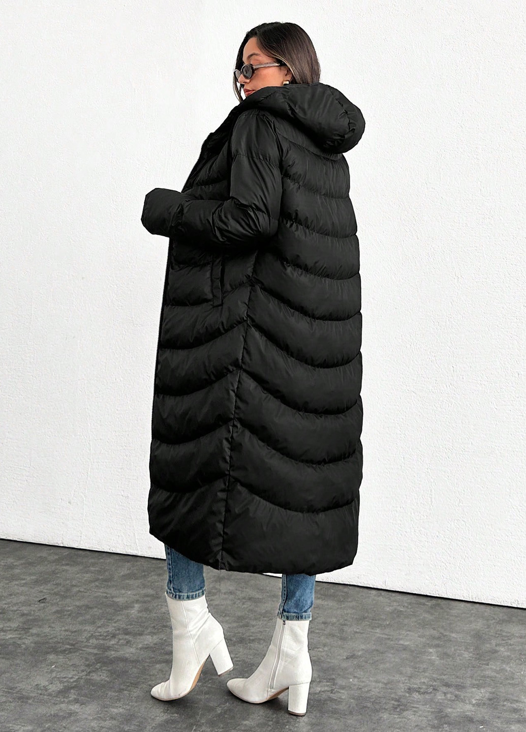 Чорна зимня куртка SHEIN