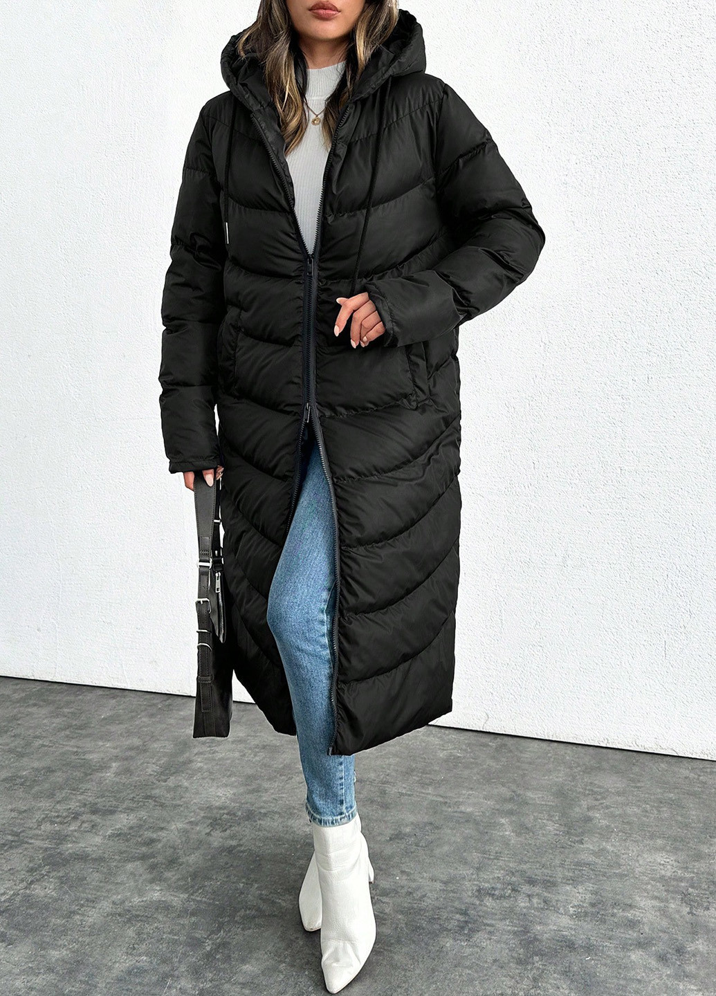 Чорна зимня куртка SHEIN