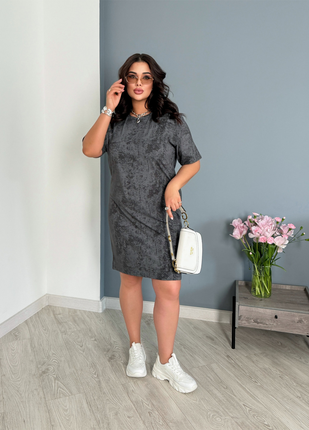 Серое кэжуал платье платье-футболка Demma однотонное