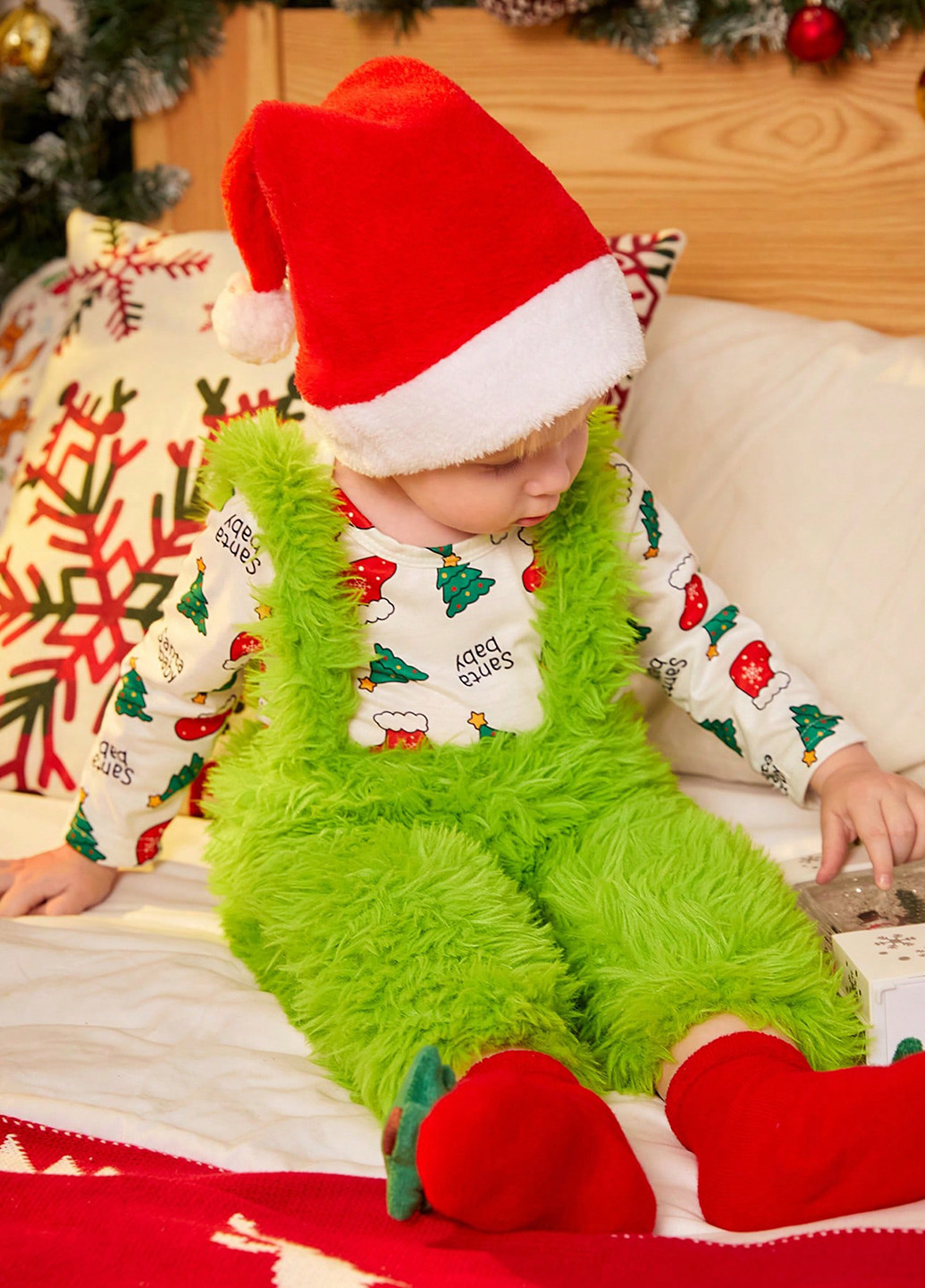 Зелений демісезонний костюм (боді, комбінезон) брючний SHEIN