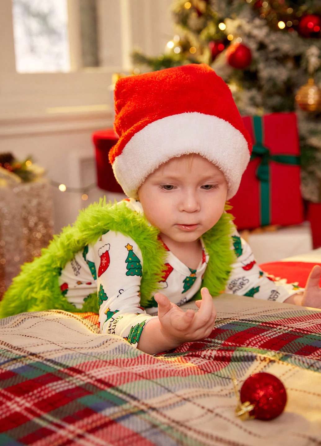 Зелений демісезонний костюм (боді, комбінезон) брючний SHEIN