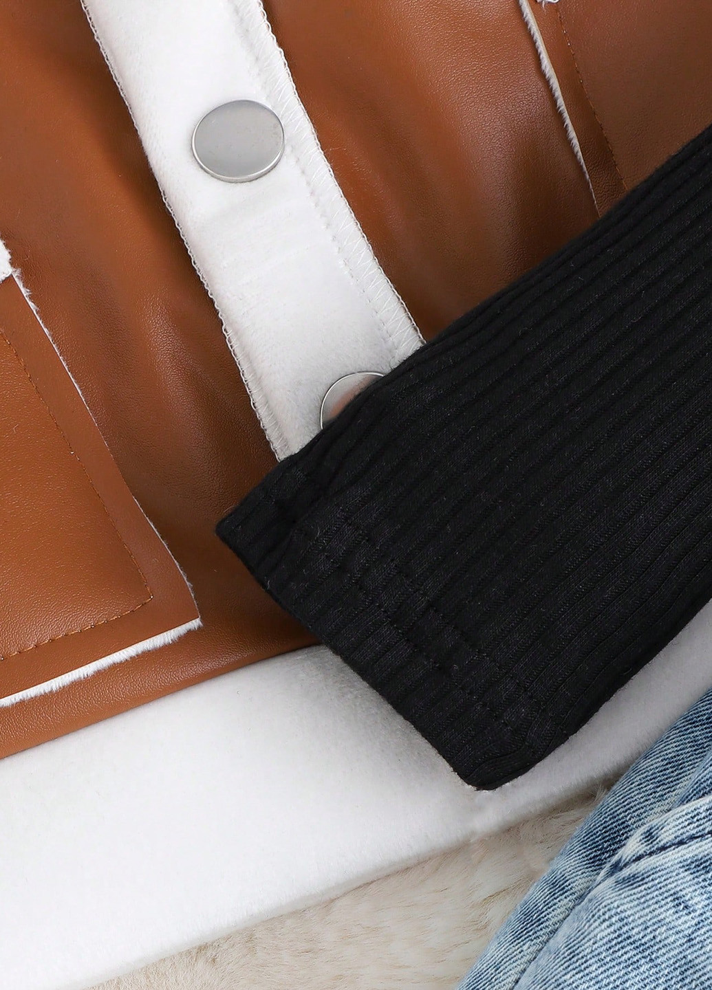 Комбинированный демисезонный комплект (жилет, лонгслив, джинсы) SHEIN