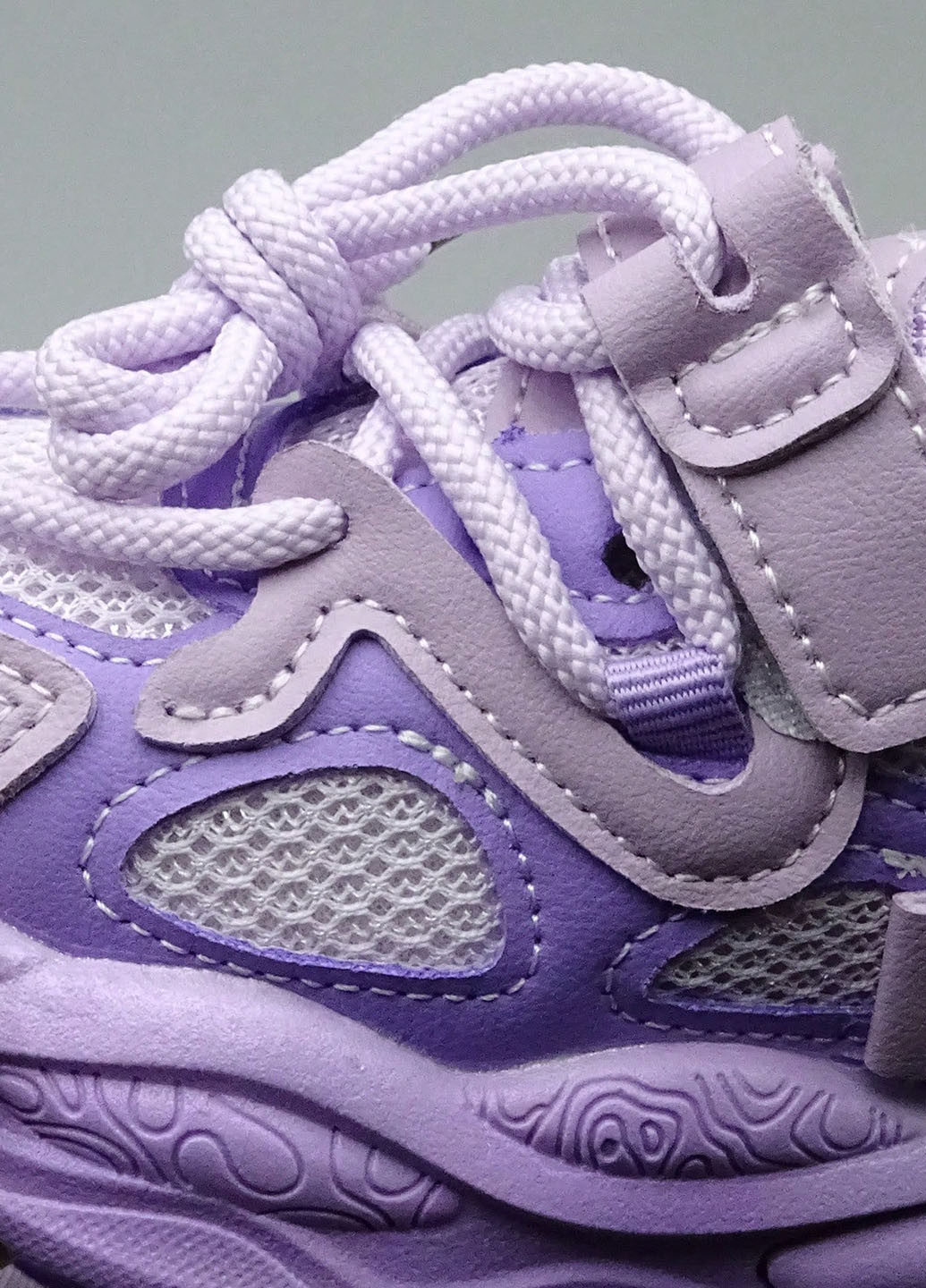 Бузкові осінні кросівки SHEIN