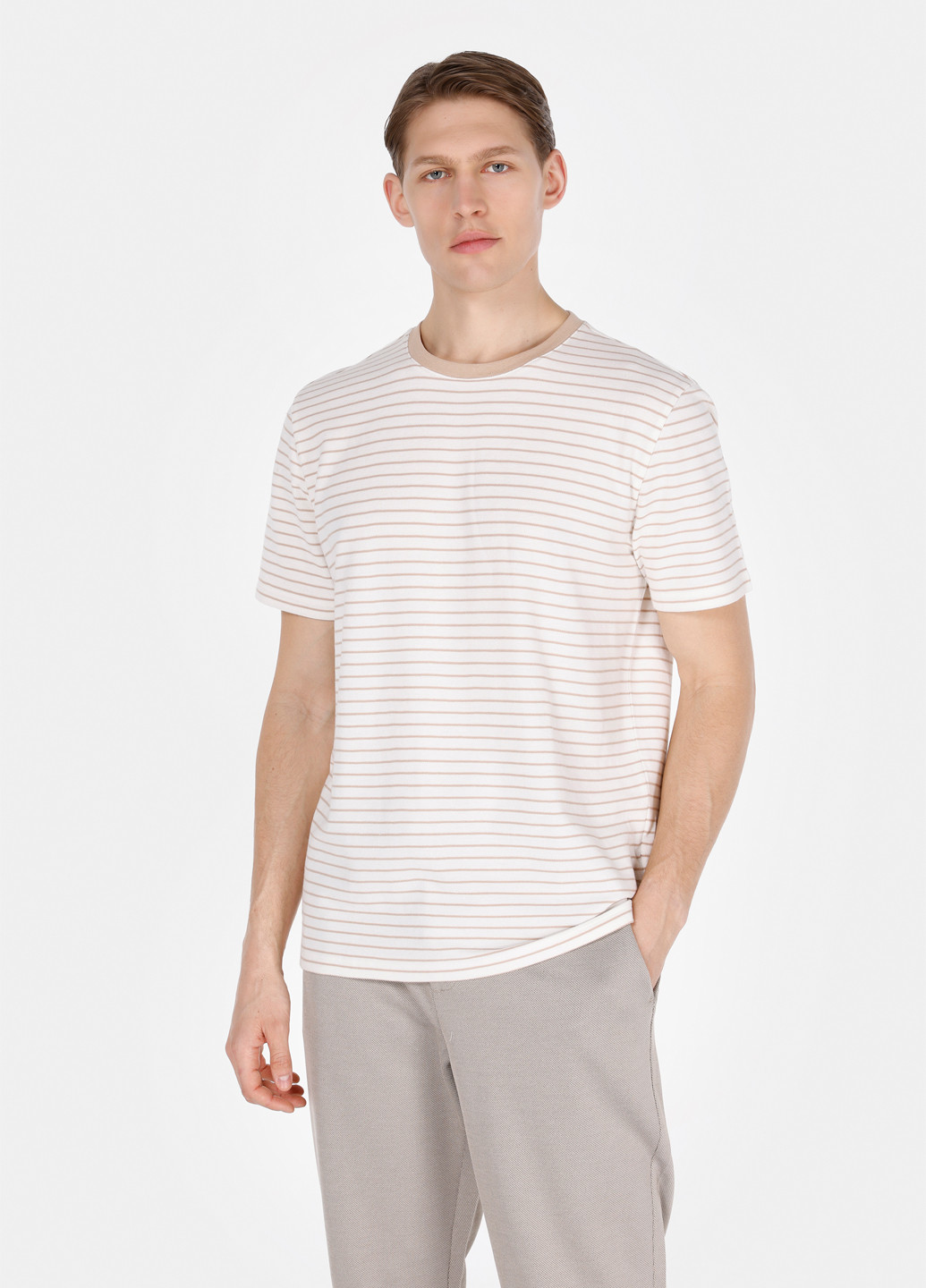 Бежева футболка Colin's