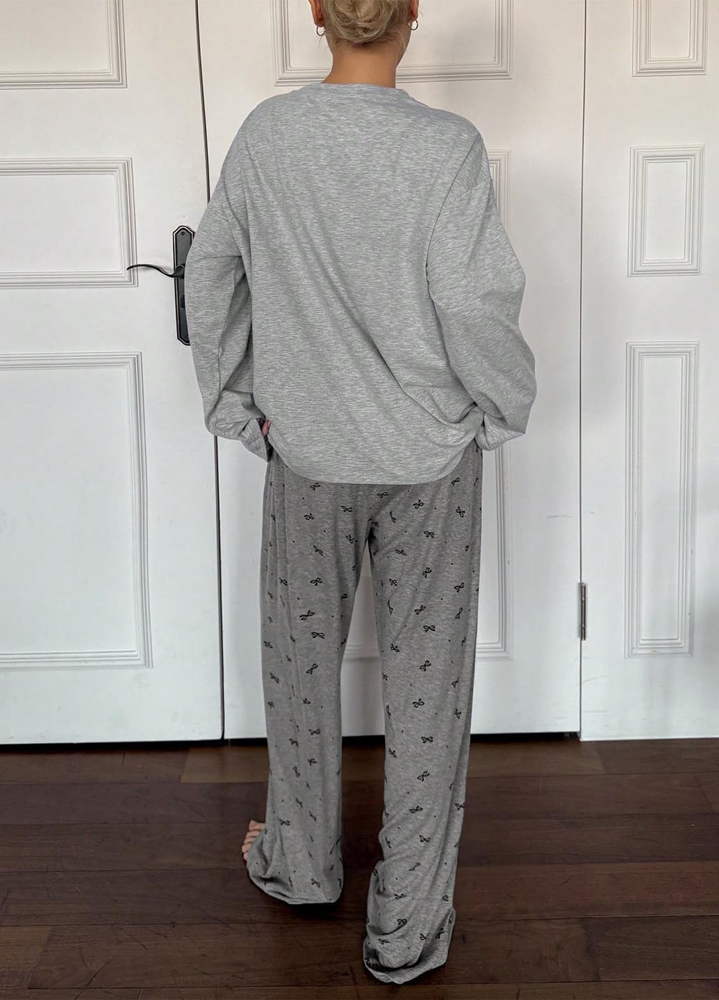 Сіра всесезон піжама (лонгслів, штани) лонгслів + брюки SHEIN