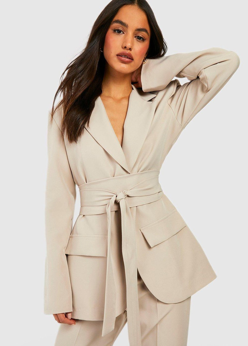 Бежевый женский жакет Boohoo однотонный - демисезонный