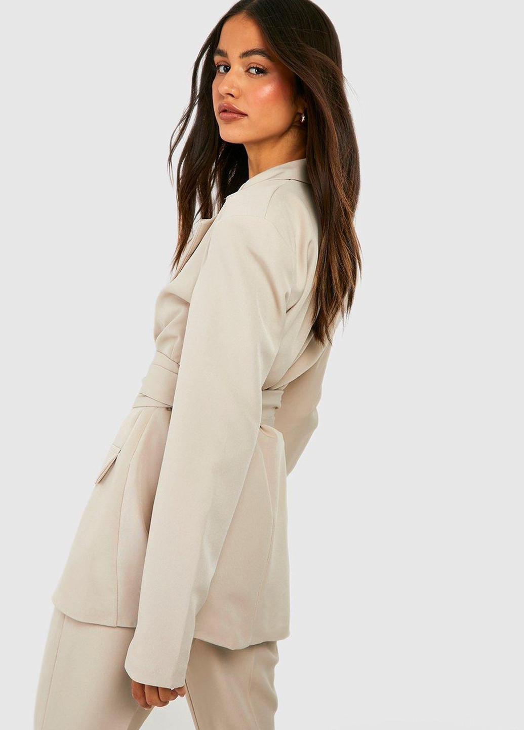 Бежевый женский жакет Boohoo однотонный - демисезонный