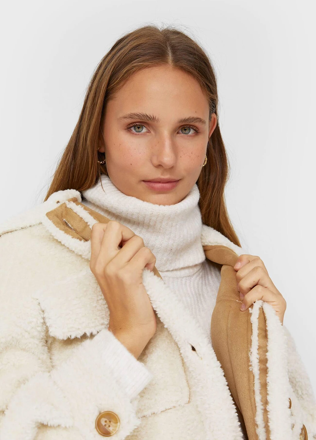 Молочная демисезонная куртка Stradivarius