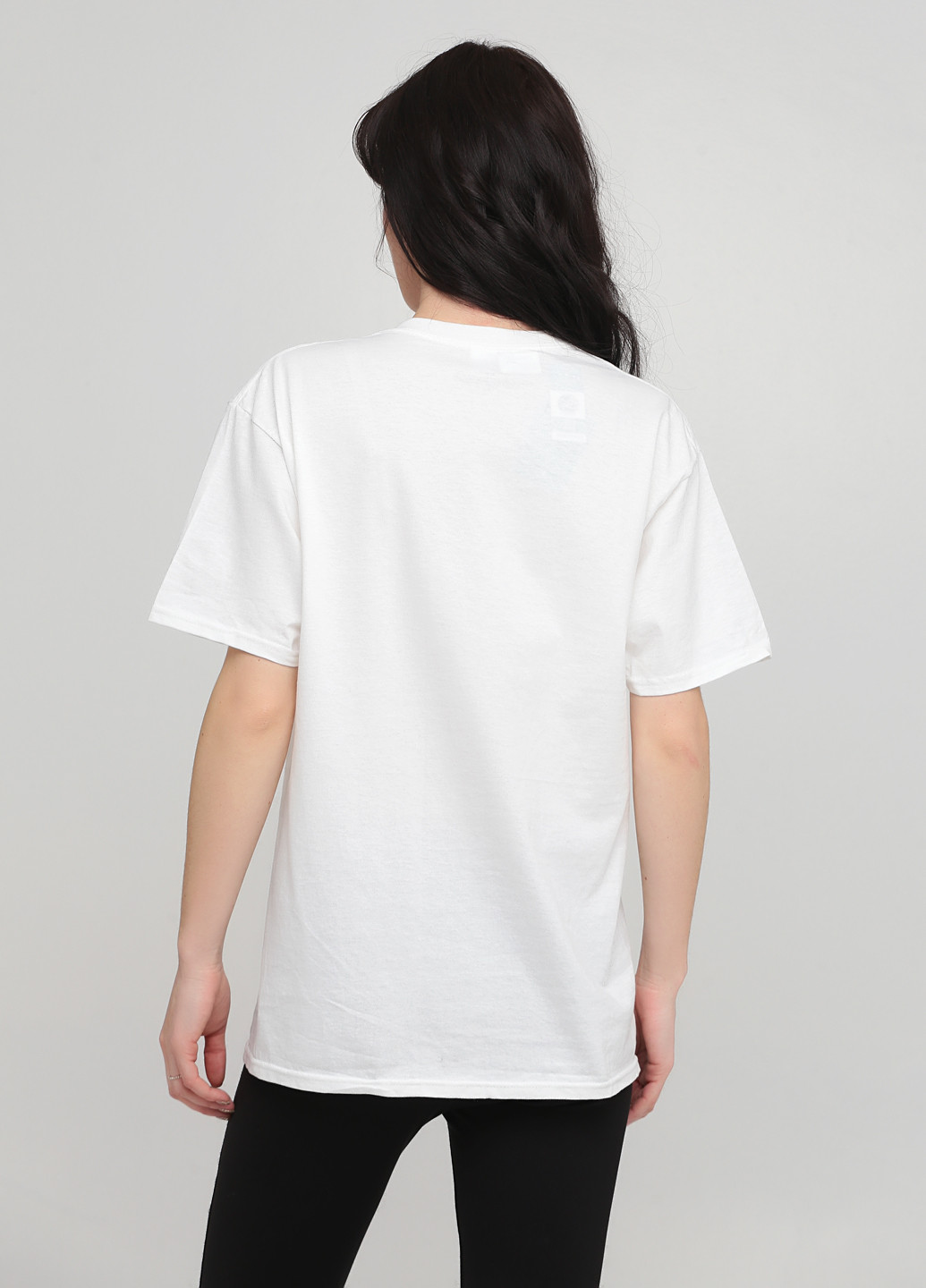 Белая летняя футболка Hanes