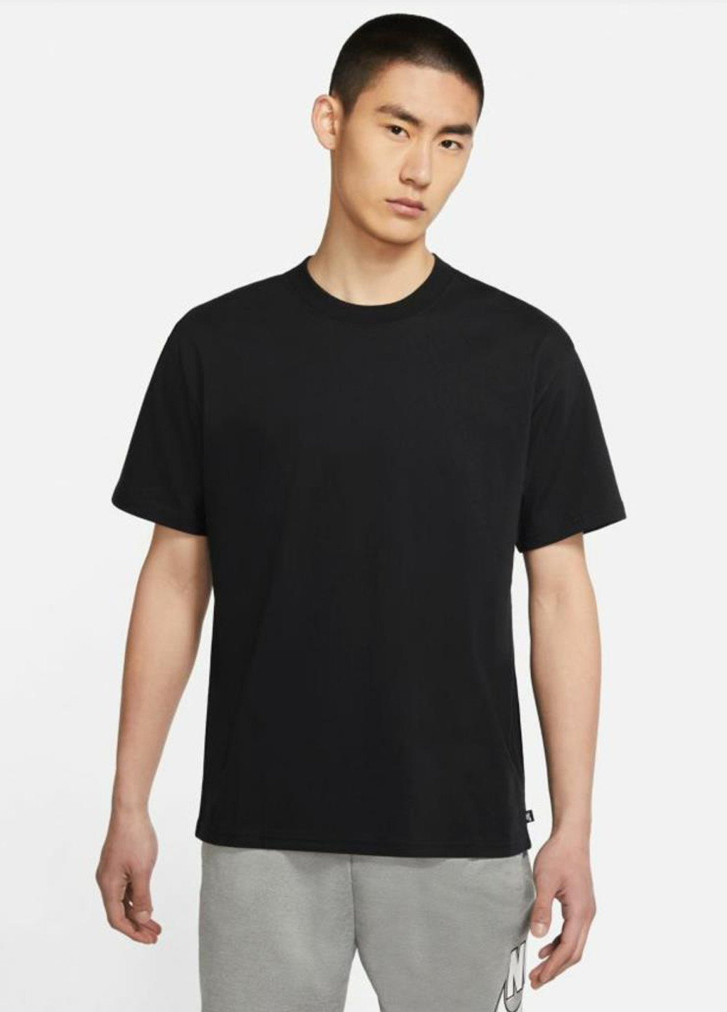 Черная футболка db9975-010 Nike M NK SB TEE ESSENTIALS