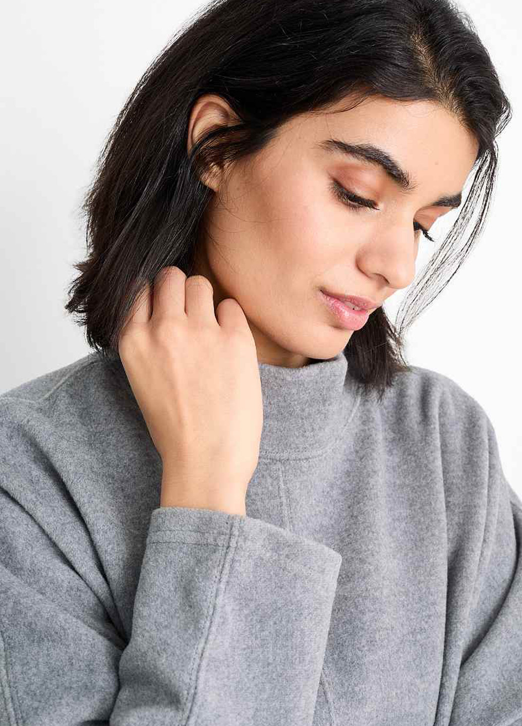 Сірий демісезонний светр C&A