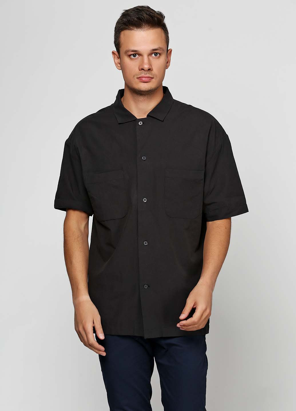 Черная кэжуал рубашка однотонная H&M Studio с коротким рукавом