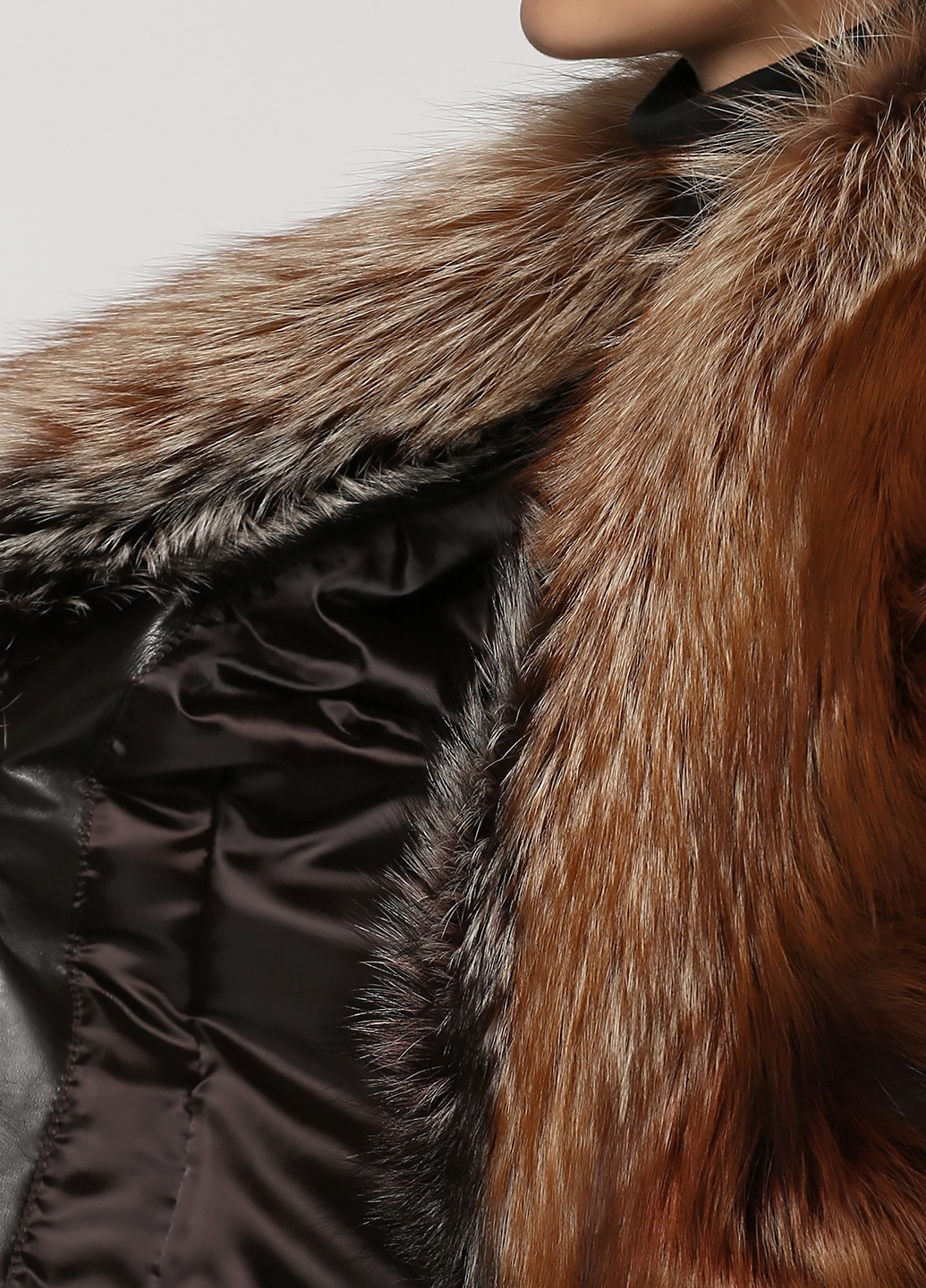 Коричневая зимняя куртка кожаная (мех енота) Vicentini
