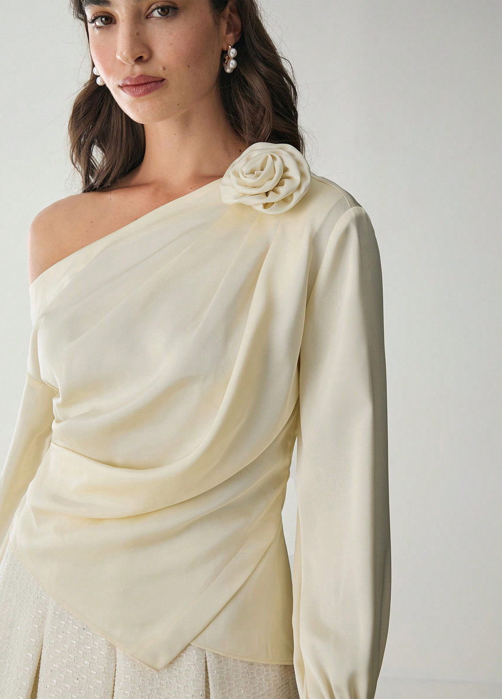 Кремова блуза SHEIN