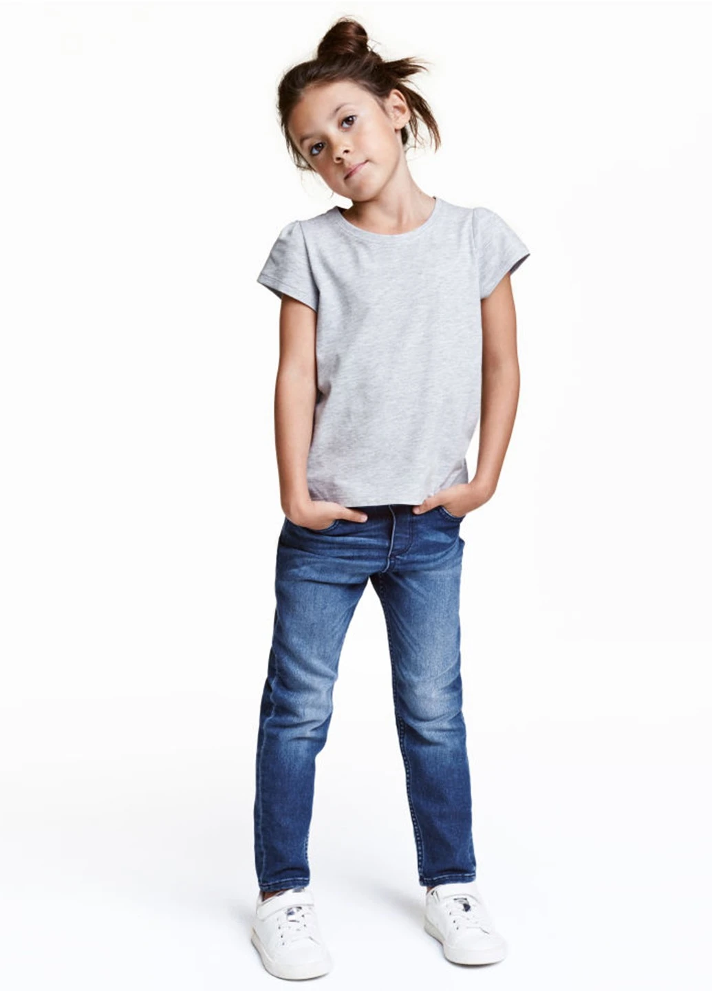 Синие демисезонные зауженные джинсы H&M