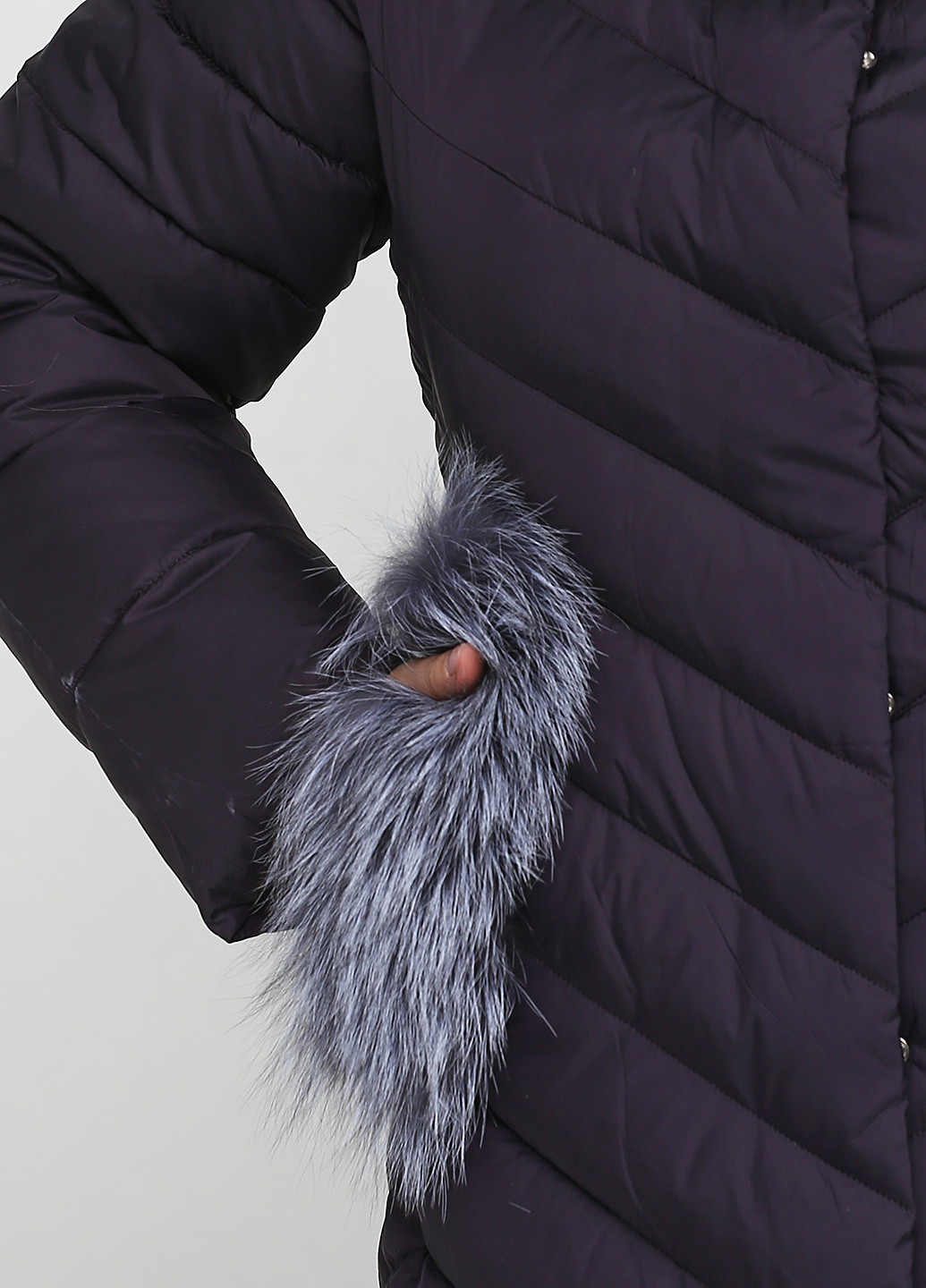 Темно-фиолетовая зимняя куртка Svidni