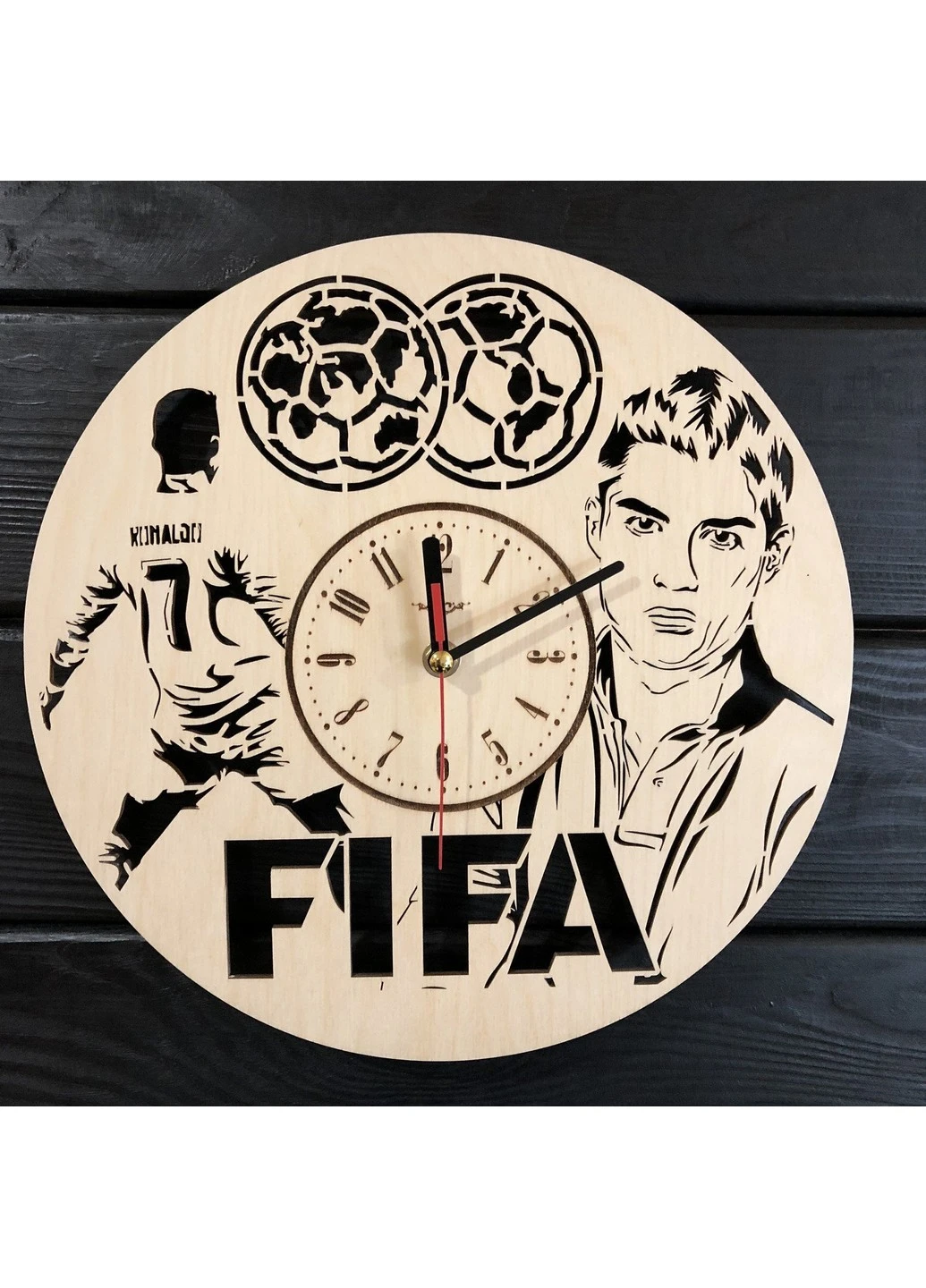 Годинник настінний з дерева «FIFA» 7Arts (253566032)