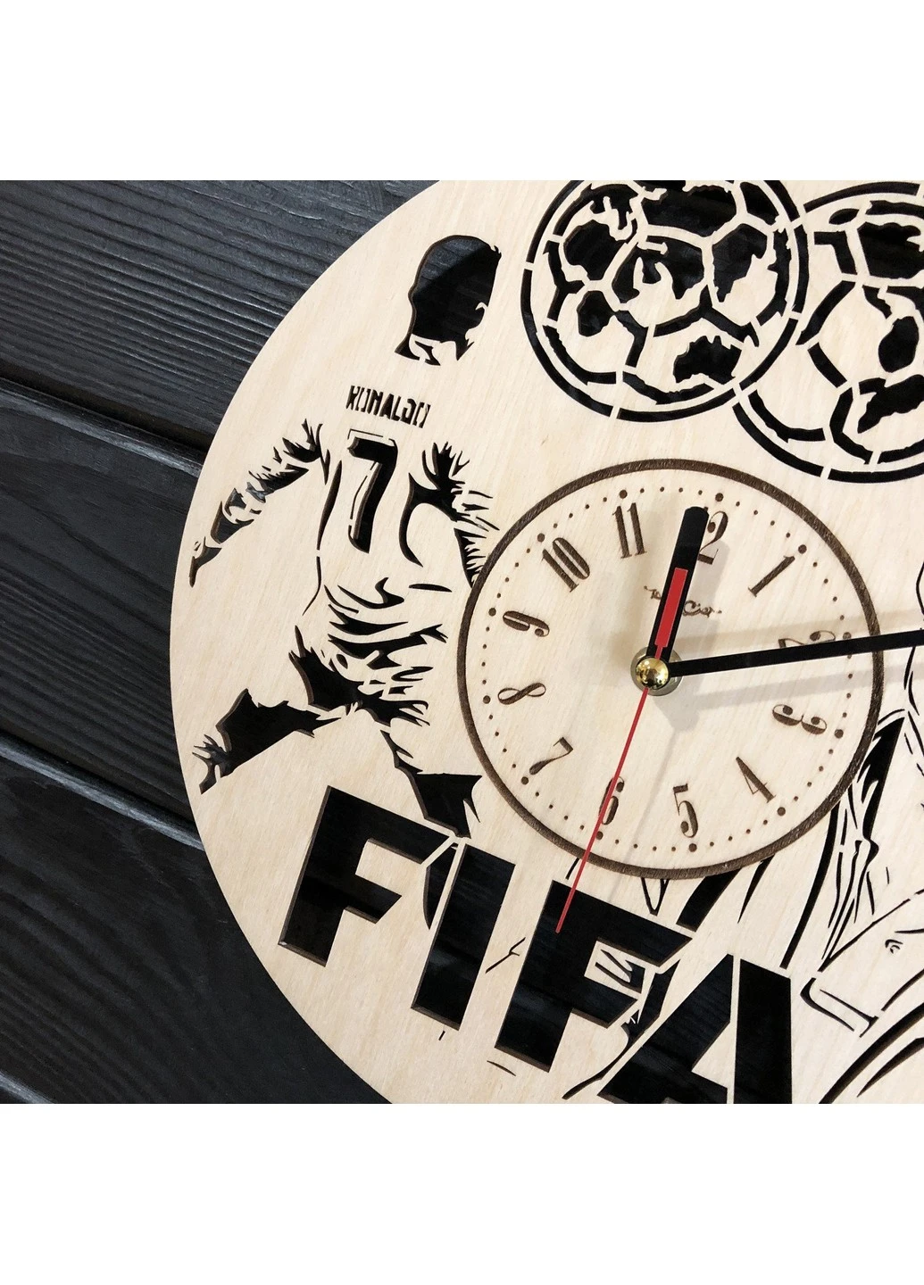 Годинник настінний з дерева «FIFA» 7Arts (253566032)